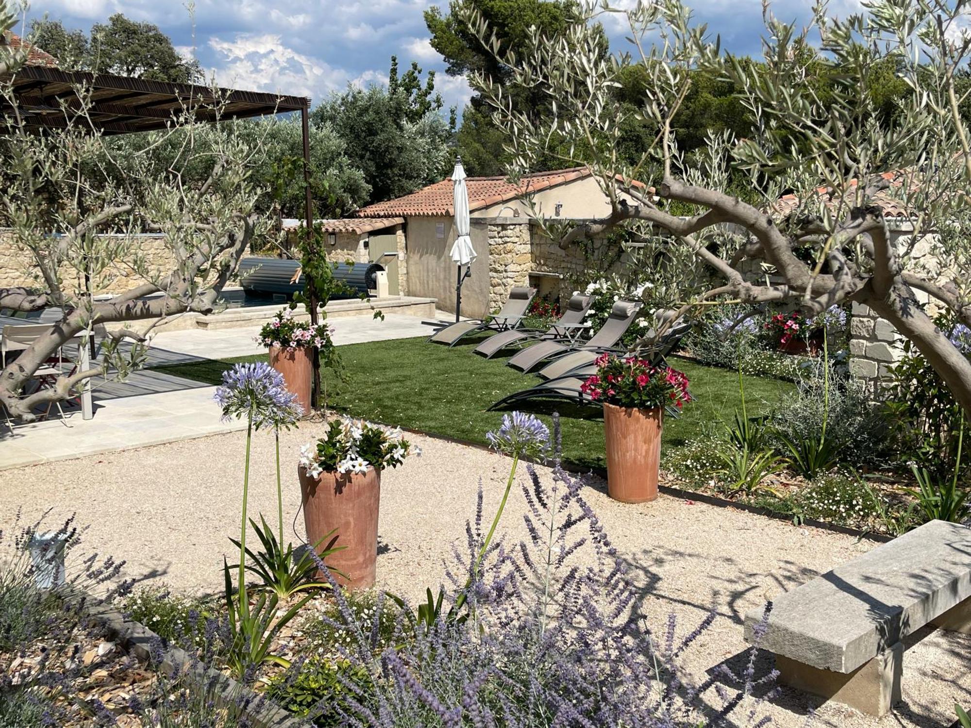 Les-Pepites-De-Badou Presentent La Graviere Le Barroux Exterior foto